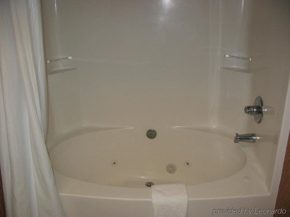 Holiday Inn Express Hotel & Suites Laurinburg By Ihg Zimmer foto